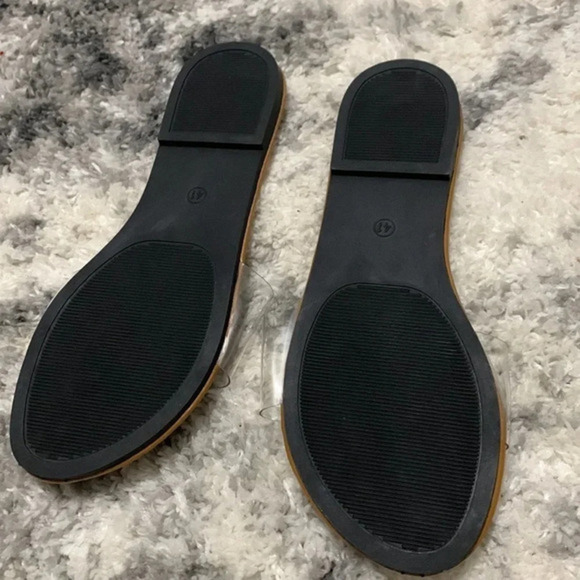 Nude‎ Flat Slides w/ Transparent Band | Summer Beach Pool Sandals Size 9 - Picture 3 of 3